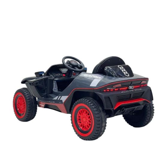 صورة سيارة أطفال كهربائية بتصميم أودي